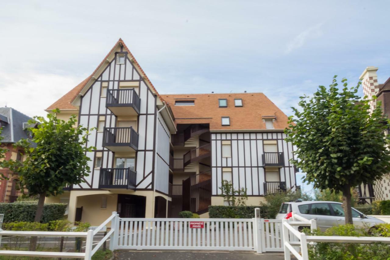 Joli Studio Avec Vue Panoramique Sur La Mer Houlgate Exteriér fotografie